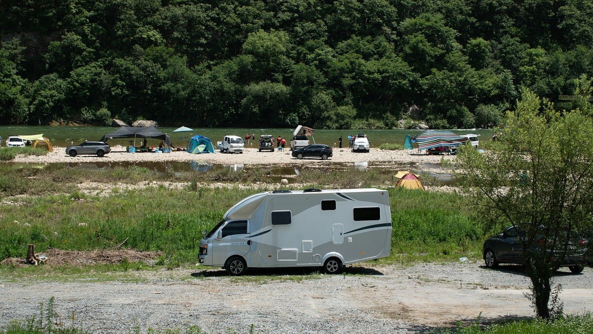 Les solutions pour recevoir la télé dans son camping-car